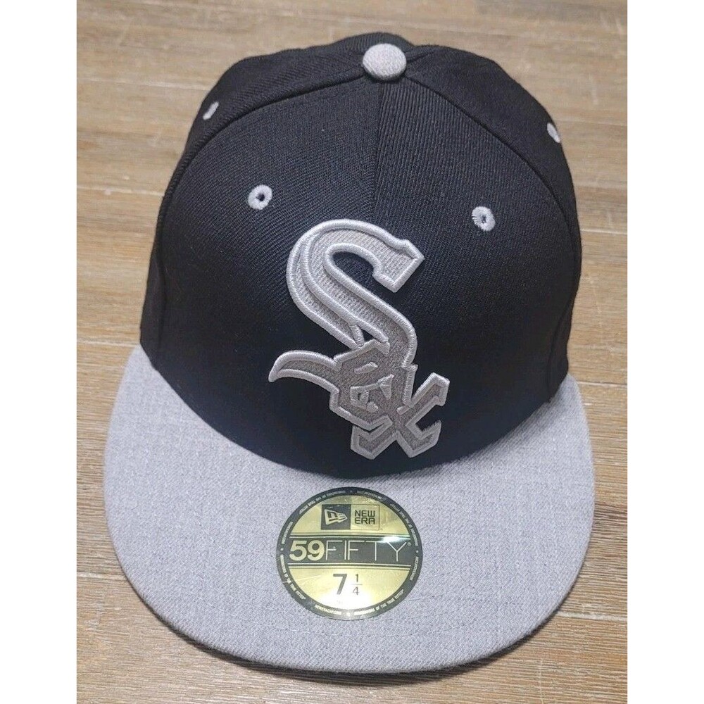 Chicago White Sox Hat Big Logo New Era 59FIFTY Black Silver MLB Baseball - 7 1/4